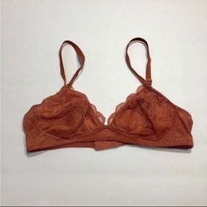 Madewell Lace Camila Bralette in Bright Garnett